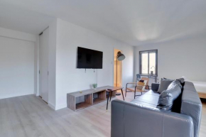 Stylish Modern And Comfy Studio w View Park
